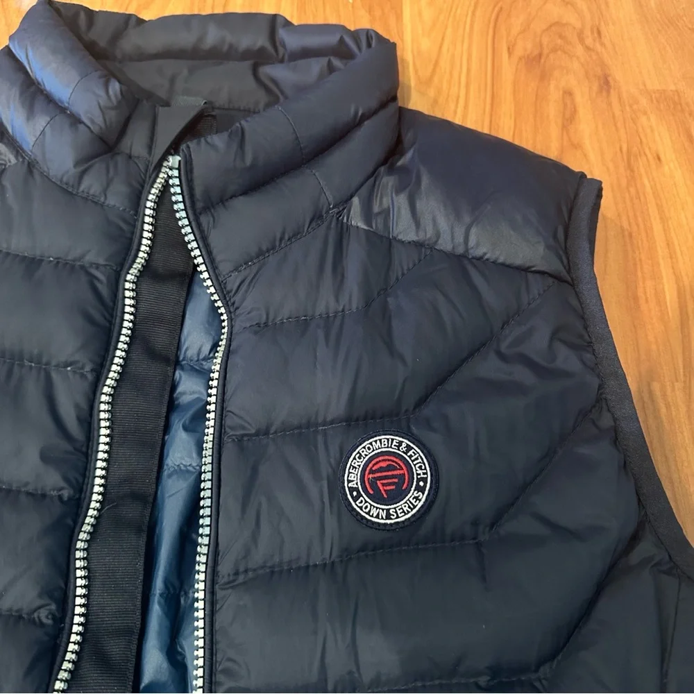 Abercrombie and Fitch Down Filled Puffer Vest with Logo - Picture 3 of 6